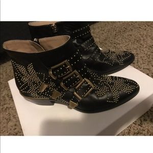 Suzanna Chloe Size 7 boots black leather